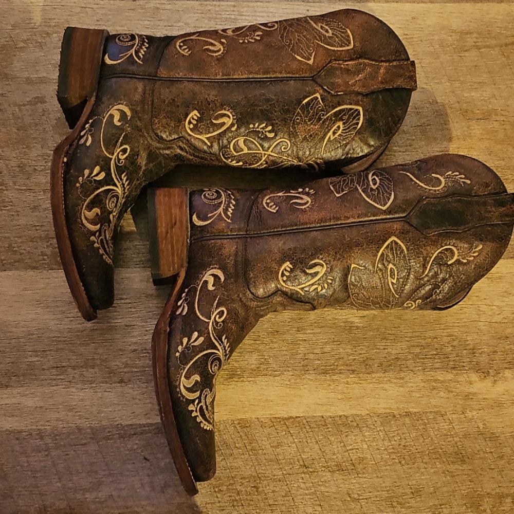 Dragonfly Embroidered Square Toe Boot